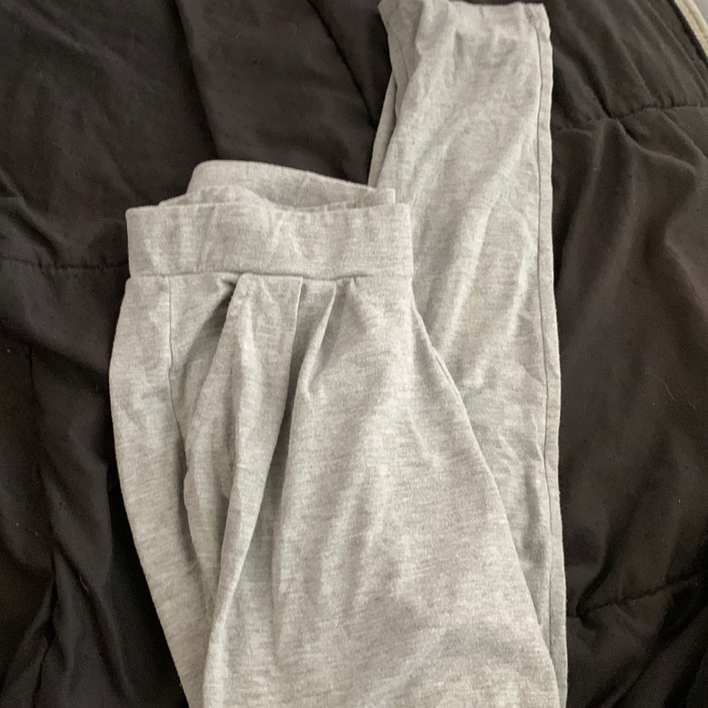 grey legging
